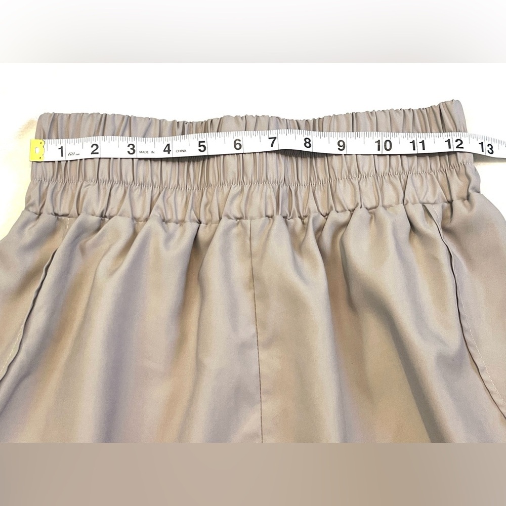 SHEIN Women’s Gray Wide Elastic Waist Polyester Blend Running Shorts Sz S - Picture 5 of 13